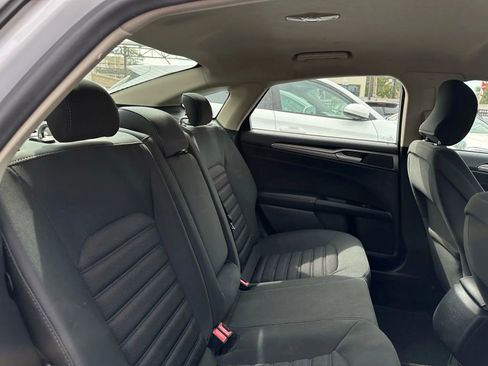 Used 2017 Ford Fusion SE image 17