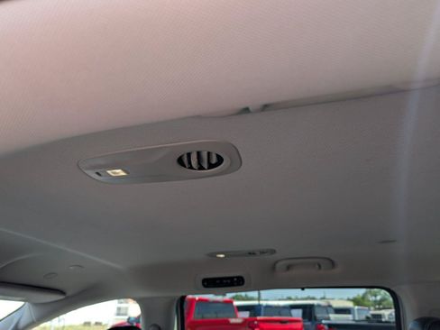 Used 2024 Chrysler Pacifica Touring-L FWD image 29