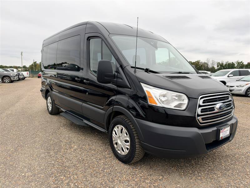 Used 2018 Ford Transit 350 148 Medium Roof Wagon RWD image 3