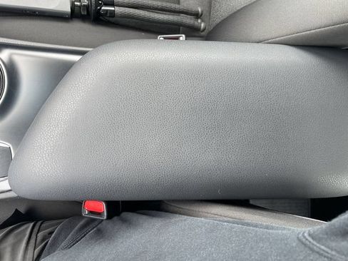 Used 2018 Toyota Camry LE FWD image 20