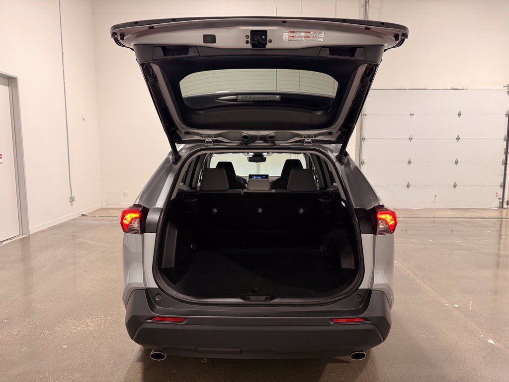Used 2023 Toyota RAV4 XLE w/ Convenience Package FWD image 9