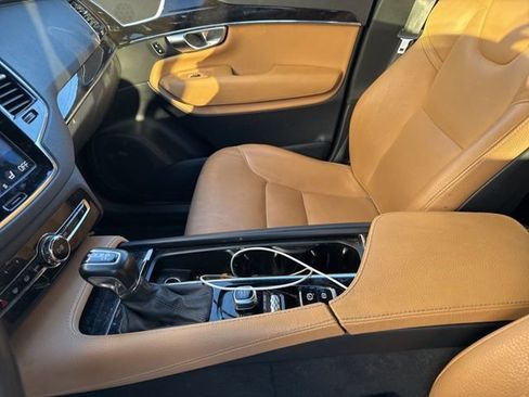 Used 2018 Volvo XC90 T6 Momentum w/ Momentum Plus Package image 37