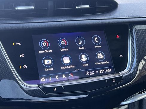 Used 2024 Cadillac XT6 Sport w/ Technology Package image 31