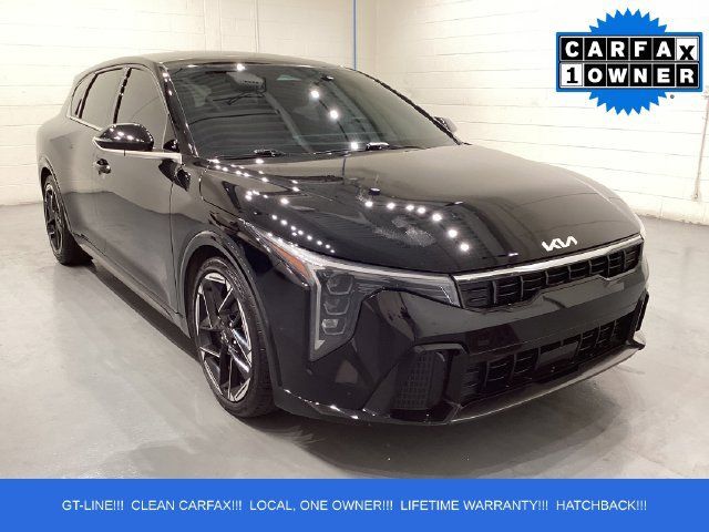 Used 2026 Kia K4 GT-Line w/ GT-Line Premium Package FWD image 1