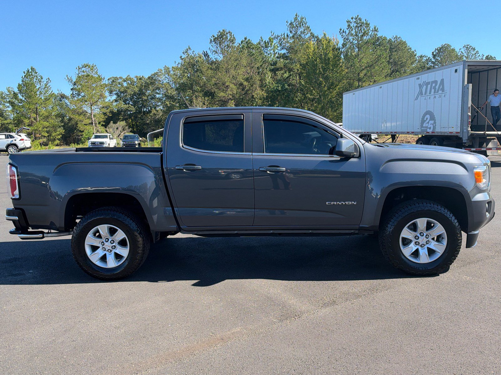 Used 2017 GMC Canyon SLE w/ SLE Convenience Package RWD image 4