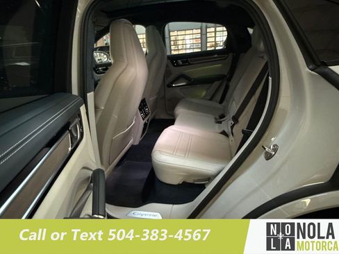 Used 2020 Porsche Cayenne Turbo image 20
