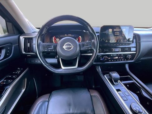 Used 2022 Nissan Pathfinder Platinum w/ Cargo Package AWD/4WD image 6