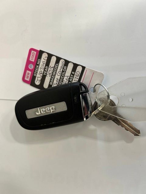 Used 2018 Jeep Compass Latitude AWD/4WD image 30