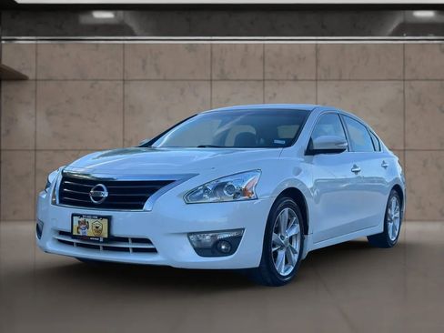 Used 2013 Nissan Altima 2.5 SL w/ Technology Pkg image 2
