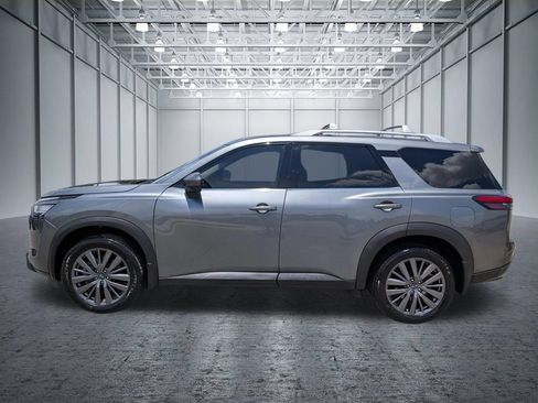Used 2024 Nissan Pathfinder SL w/ SL Premium Package FWD image 12