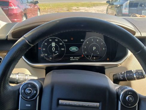 Used 2017 Land Rover Range Rover Sport HSE image 34