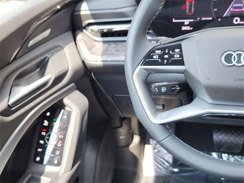 New 2025 Audi Q5 2.0T Premium Plus image 26