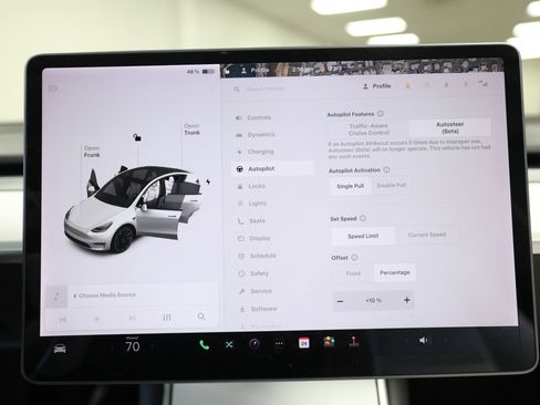 Used 2021 Tesla Model Y Long Range AWD/4WD image 57