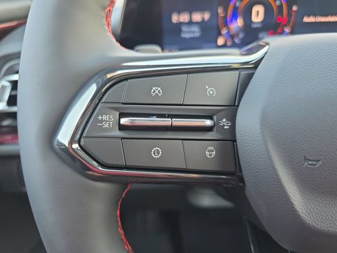 New 2027 Chevrolet Traverse RS w/ LPO, Floor Liner Package FWD image 20