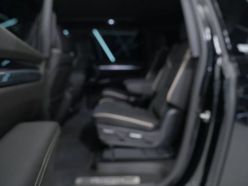 Used 2026 Cadillac Escalade ESV Sport AWD/4WD image 18
