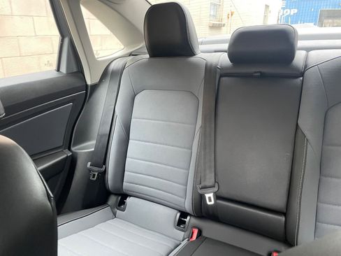 Used 2025 Volkswagen Jetta SE image 38