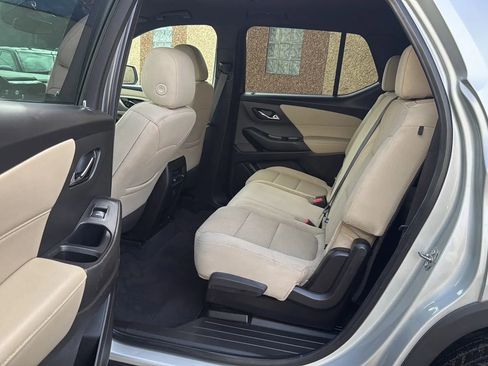 Used 2022 Chevrolet Traverse LS AWD/4WD image 28