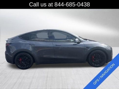 Used 2022 Tesla Model Y Performance image 4