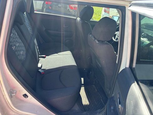 Used 2011 Kia Soul + image 17