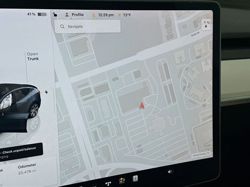 Used 2024 Tesla Model Y Long Range image 19