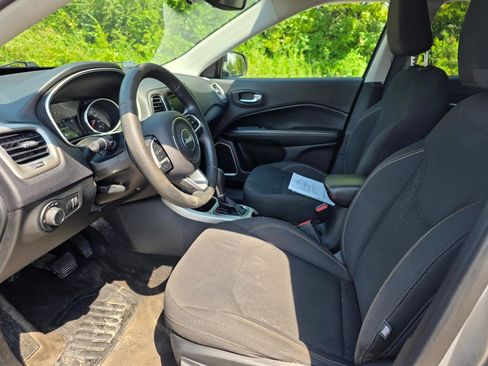 Used 2018 Jeep Compass Sport FWD image 13