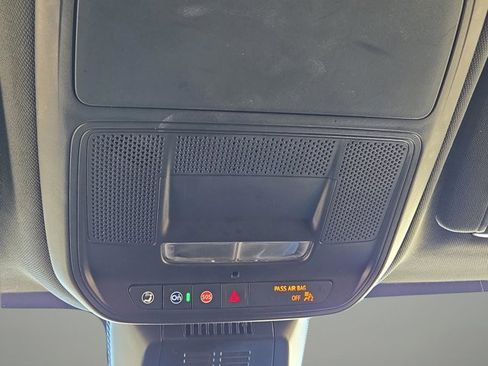 Used 2025 Chevrolet Equinox LT image 28