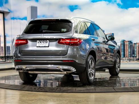 Used 2018 Mercedes-Benz GLC 300 4MATIC image 8