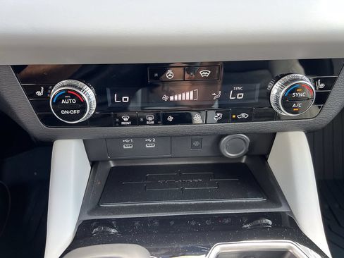 New 2026 Mitsubishi Outlander SE AWD/4WD image 24