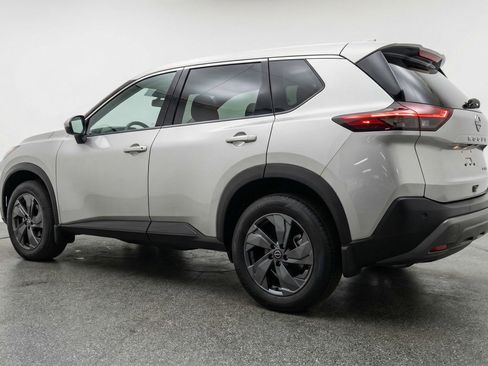 Used 2025 Nissan Rogue SV FWD image 6