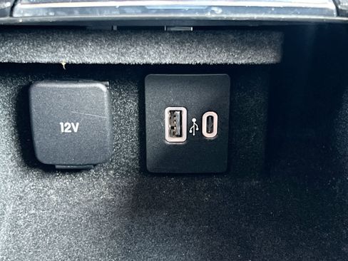 Used 2021 Lincoln Corsair AWD w/ Premium Package image 30