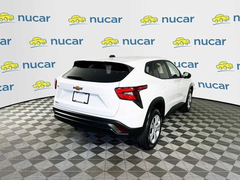 Used 2025 Chevrolet Trax LS FWD image 7