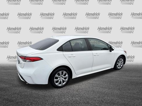 Used 2020 Toyota Corolla LE FWD image 13