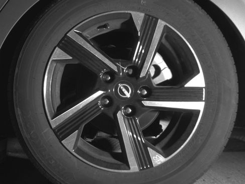Used 2025 Nissan Sentra SV FWD image 17