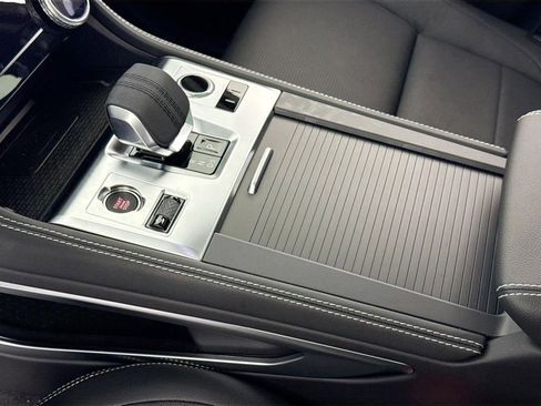 Certified 2025 Jaguar F-PACE R-Dynamic S image 21