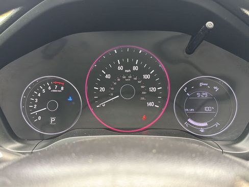 Used 2018 Honda HR-V EX image 11