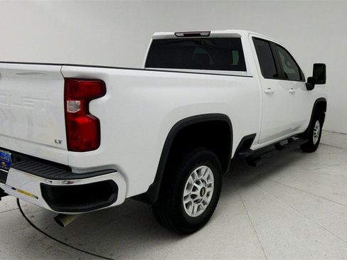 Used 2022 Chevrolet Silverado 2500 LT w/ Convenience Package image 6