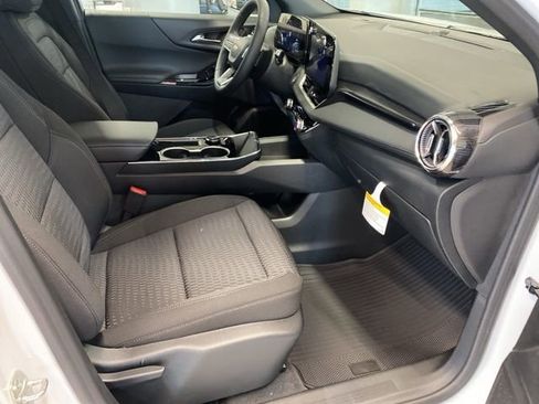 New 2026 Chevrolet Equinox LT w/ Safety and Technology Package AWD/4WD image 31
