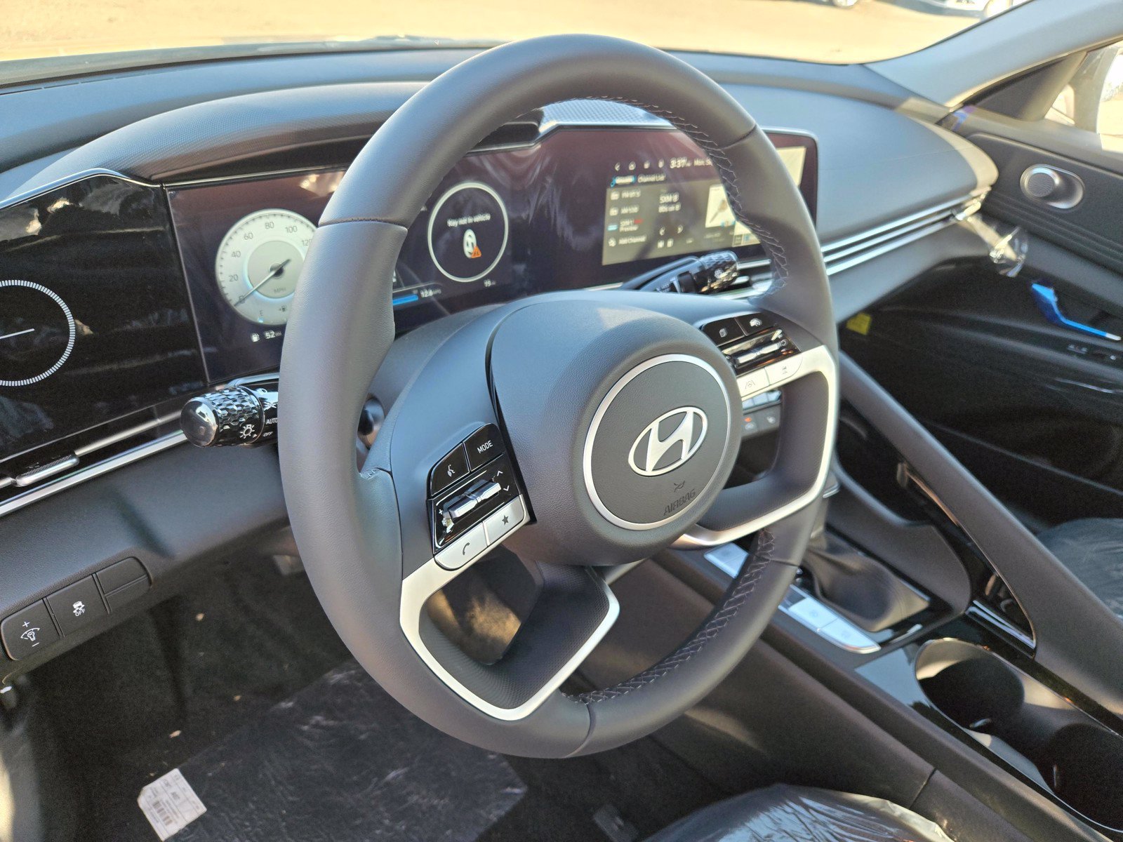 New 2026 Hyundai Elantra Limited FWD image 9