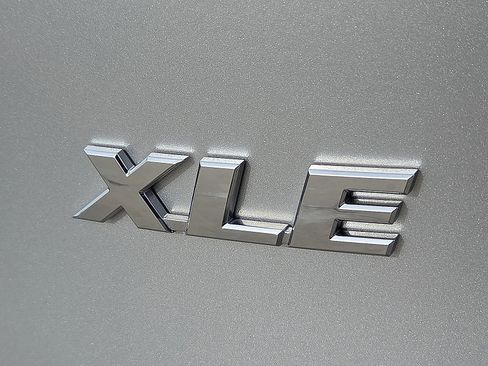 Used 2024 Toyota RAV4 XLE image 9