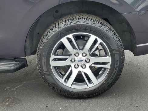 Used 2024 Ford Expedition Limited AWD/4WD image 7
