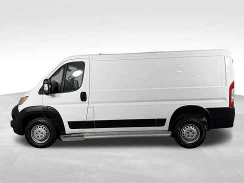 Used 2025 RAM ProMaster 2500 w/ U-Haul Equipment Group FWD image 9
