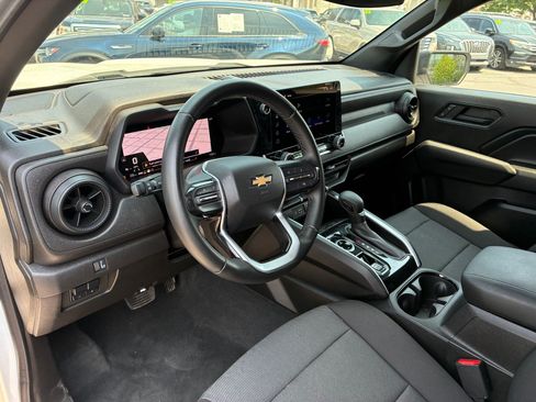 Used 2025 Chevrolet Colorado W/T w/ WT Custom Package AWD/4WD image 16