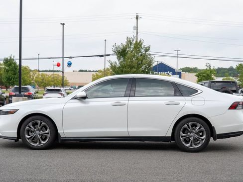 Used 2024 Honda Accord EX image 4