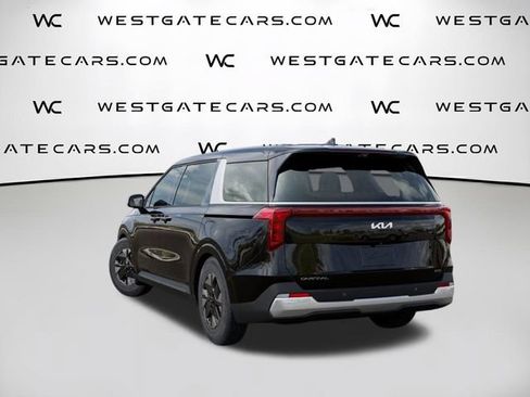 Used 2026 Kia Carnival LXS FWD image 5