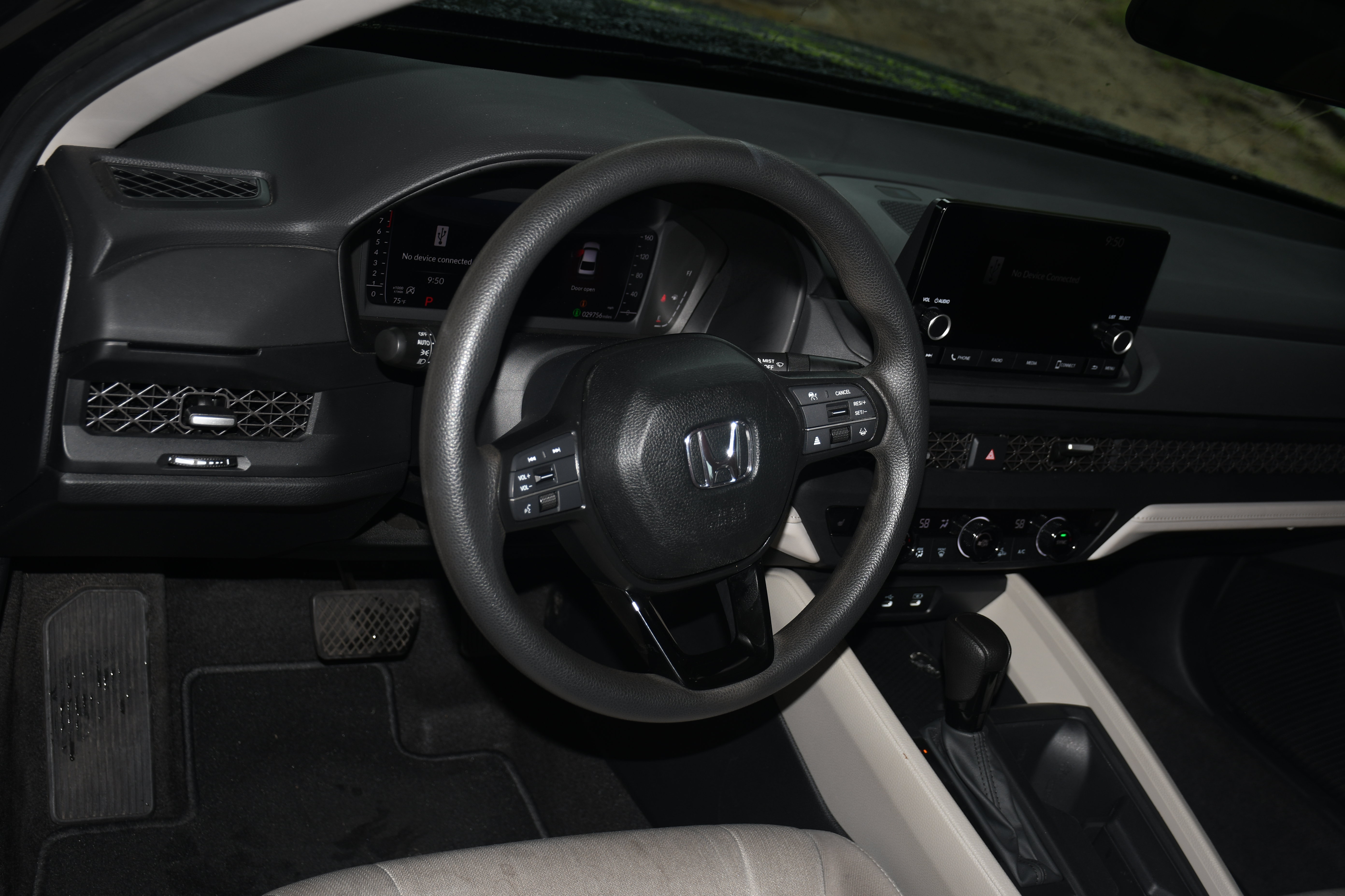 Used 2025 Honda Accord SE image 9