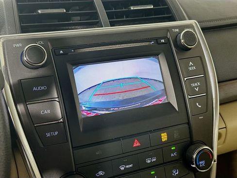 Used 2017 Toyota Camry LE image 14