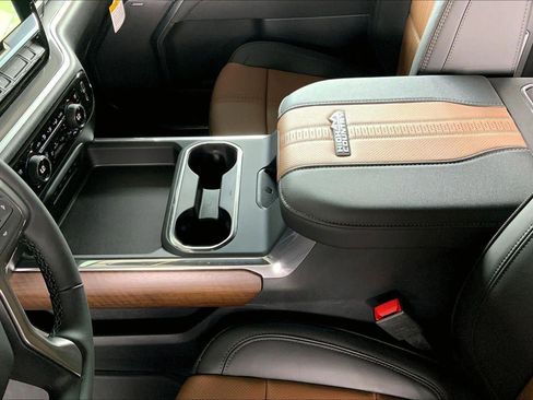 New 2026 Chevrolet Silverado 3500 High Country w/ High Country Premium Package AWD/4WD image 8