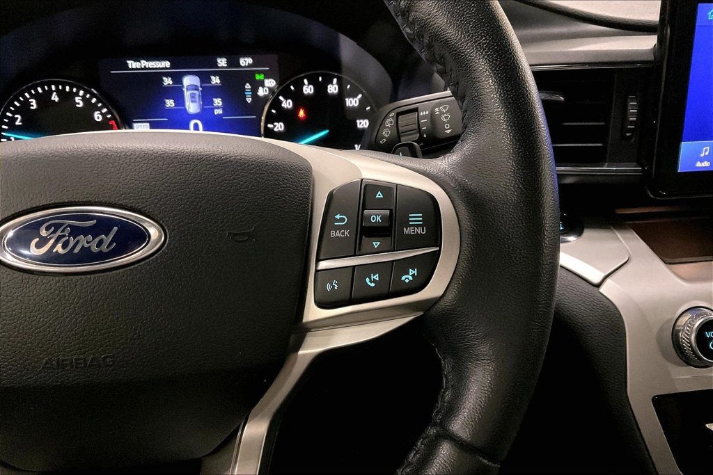 Used 2020 Ford Explorer XLT w/ Equipment Group 202A AWD/4WD image 18
