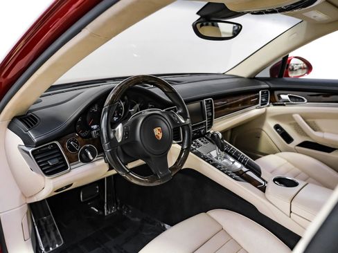 Used 2016 Porsche Panamera Turbo image 9