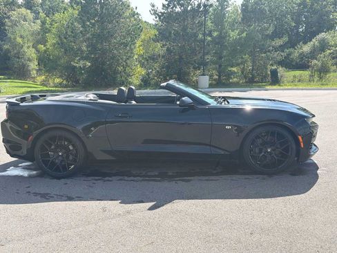 Used 2019 Chevrolet Camaro SS RWD image 9